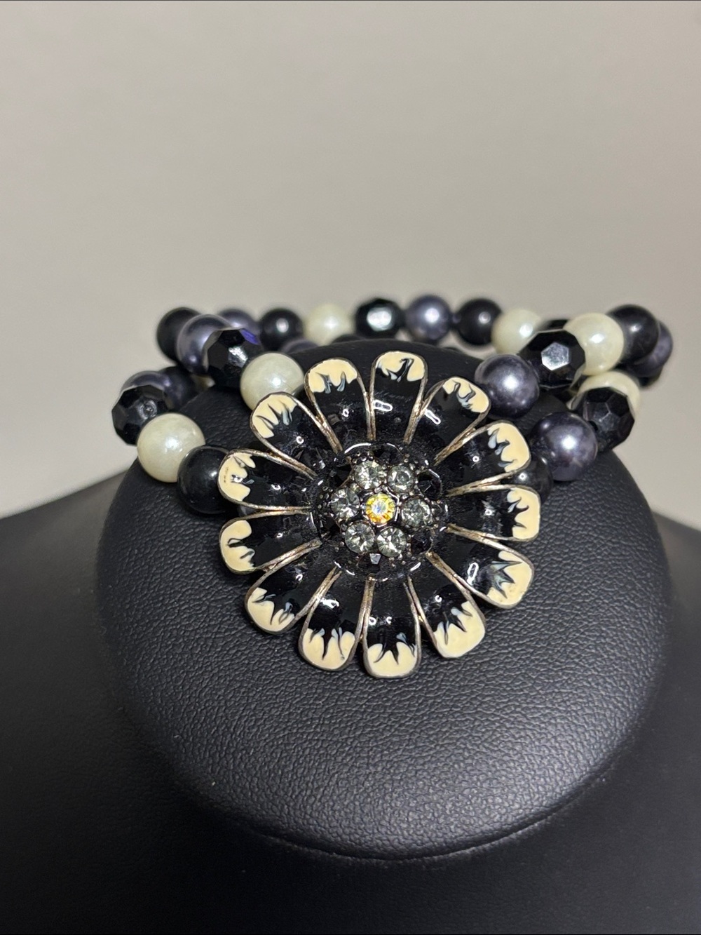 VTG Black Cream Enamel Rhinestone Floral Faux Pearl Statement Stretch Bracelet